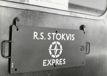 168790 Afbeelding van het koersbord van de R.S. Stokvis Expres te Rotterdam.N.B. Het betreft hier een extra trein voor ...